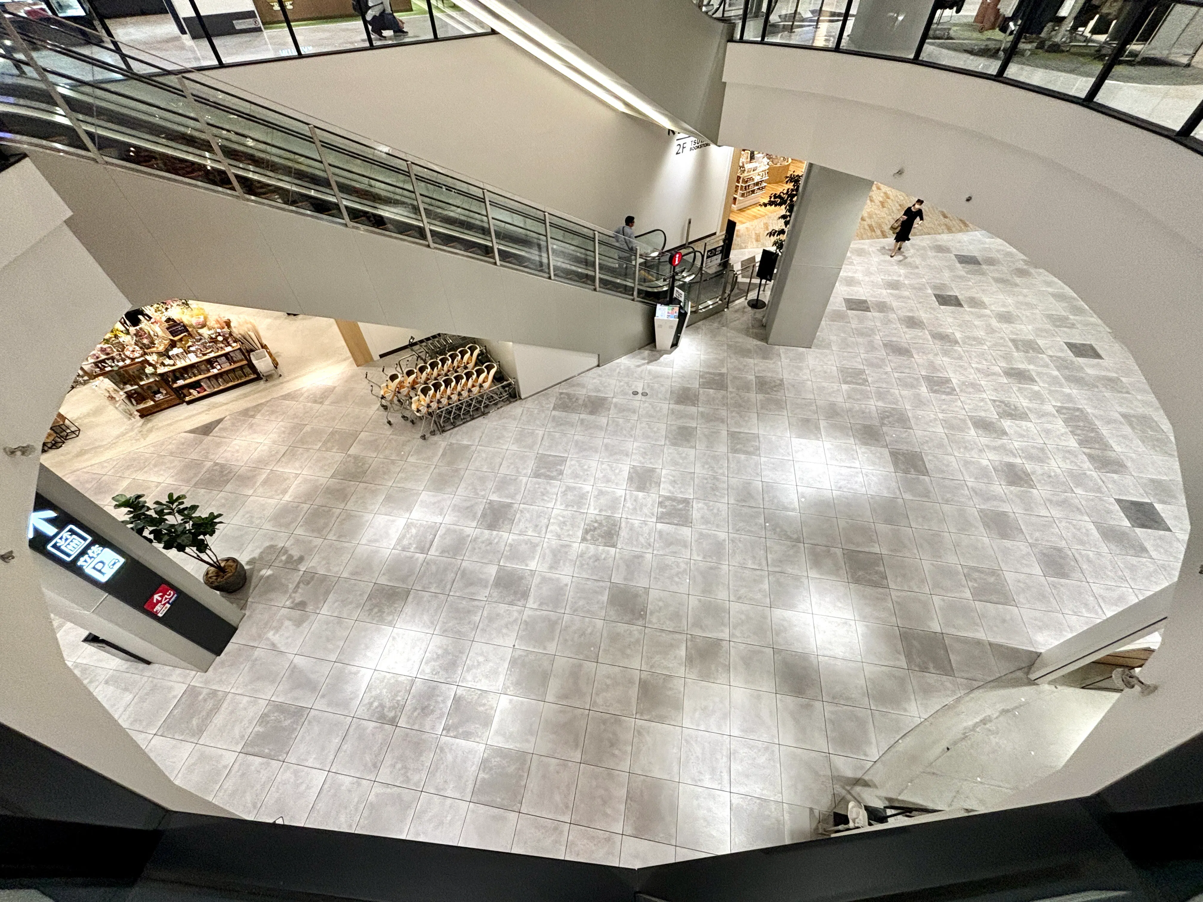 【イオンモール Nagoya Noritake Garden】1F サウスコート