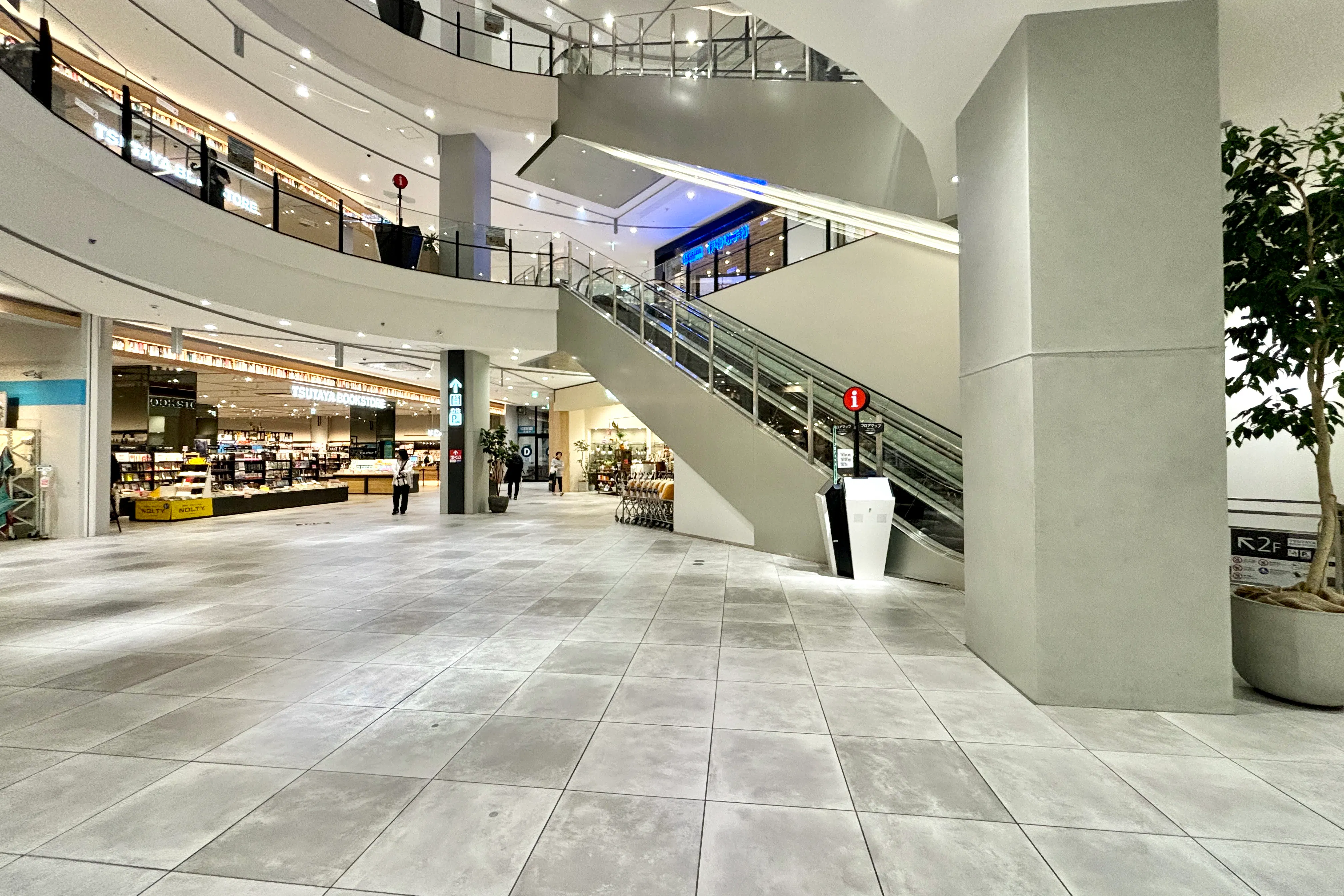 【イオンモール Nagoya Noritake Garden】1F サウスコート