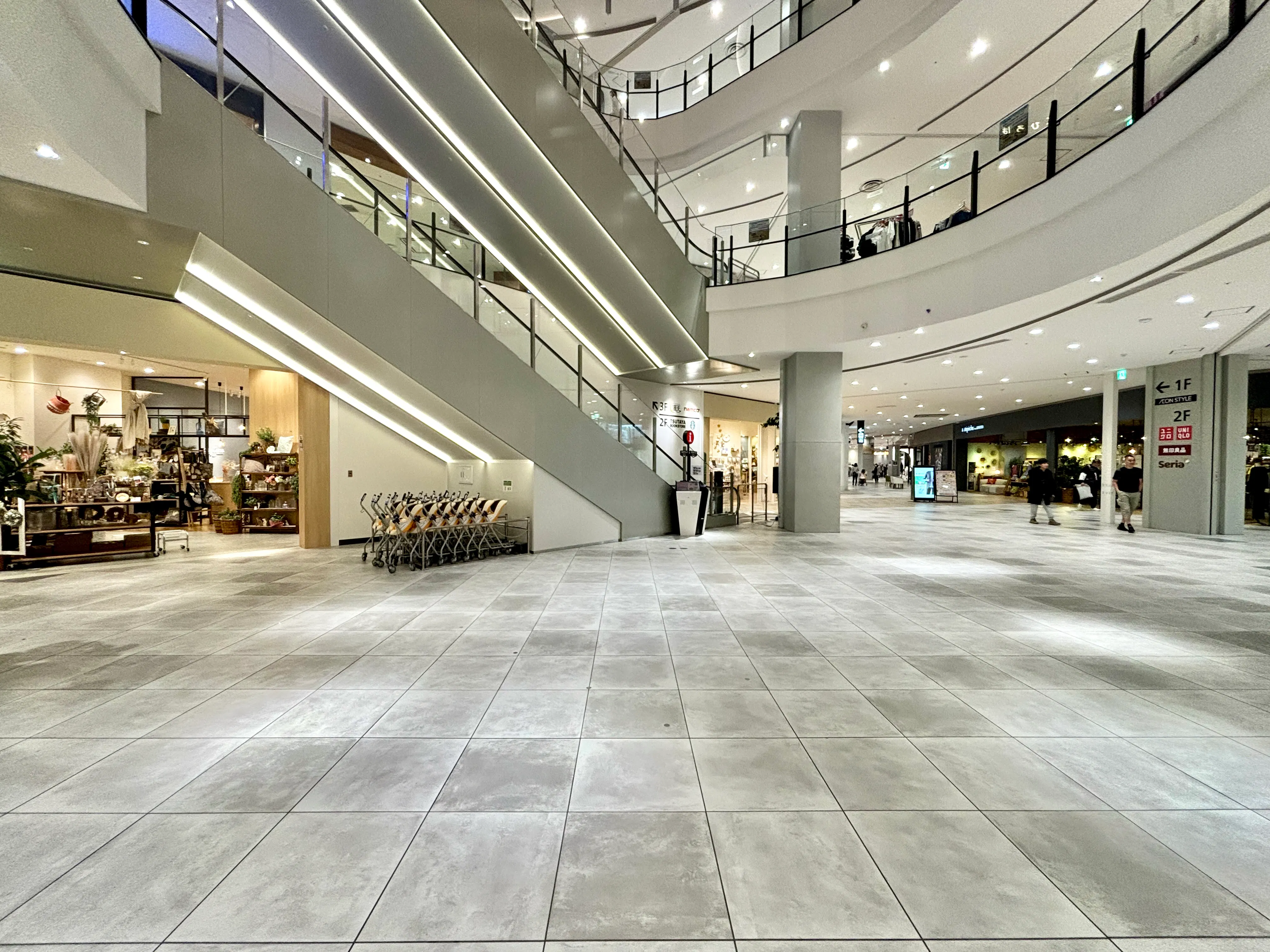 【イオンモール Nagoya Noritake Garden】1F サウスコート