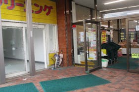 【Aコープやわた店】食物販やプロモーションに利用可能なクリーニング跡スペース