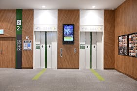 【イオンモール長久手】モール内広告 エレベーター(全館)