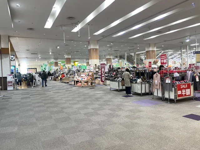 【イオンモール旭川西】3COINS前