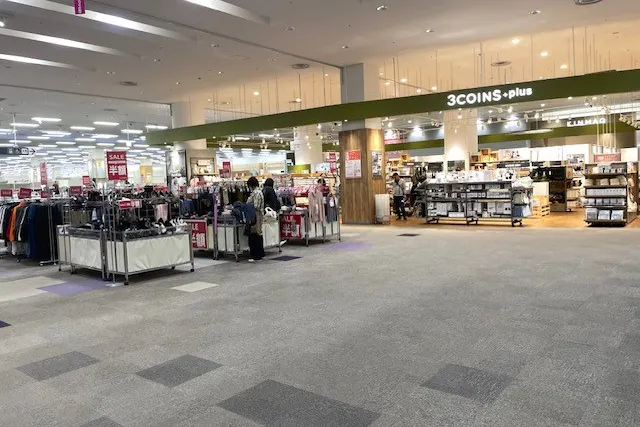 【イオンモール旭川西】3COINS前