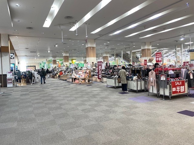 【イオンモール旭川西】3COINS前