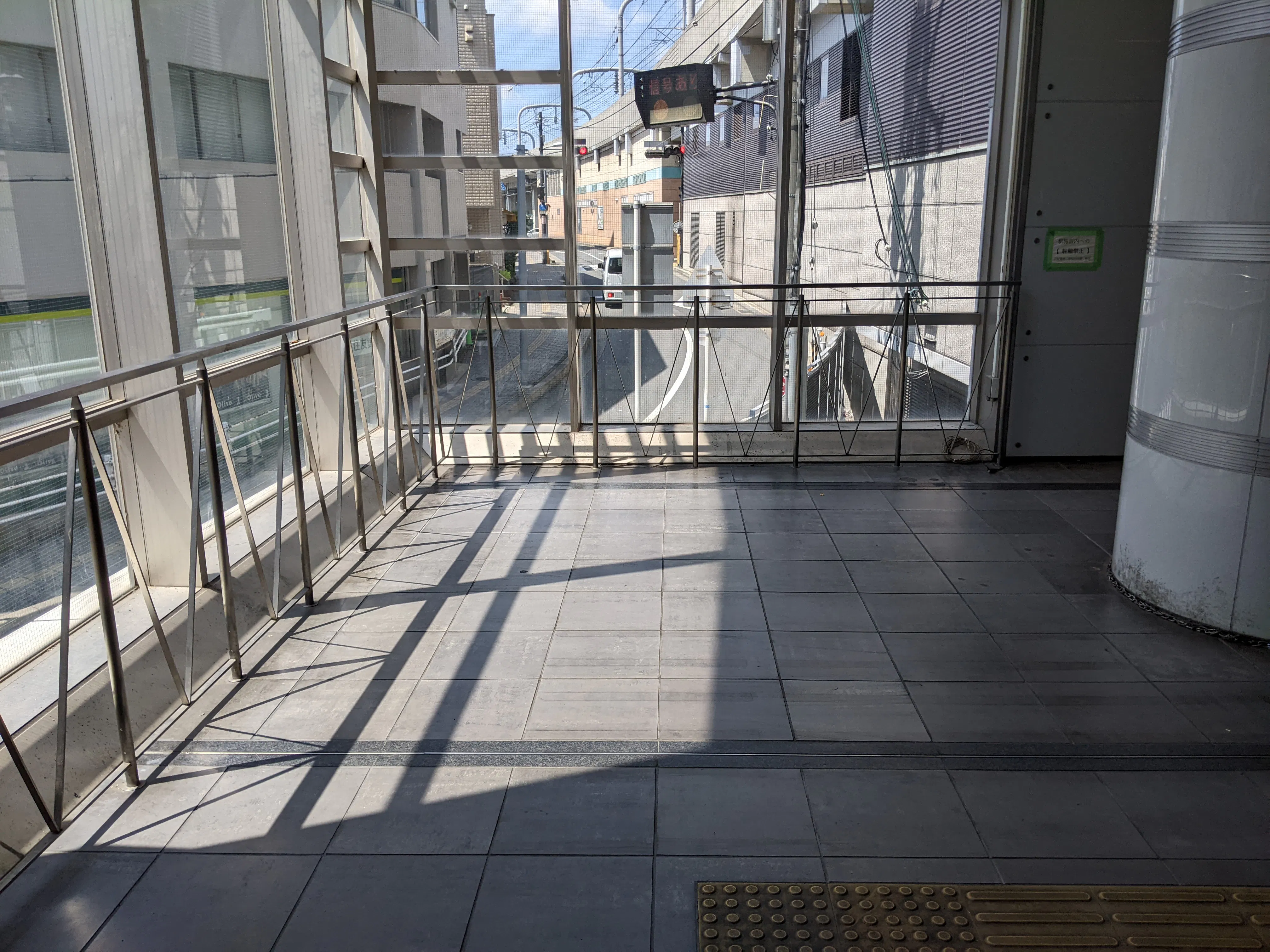 【寝屋川市駅】プロモーションイベントや食物販、物販のポップアップストアに最適な視認性の良い改札外イベントスペース