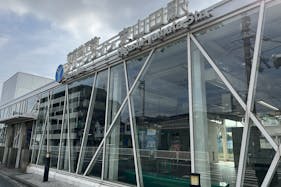 【横浜市営地下鉄グリーンライン東山田駅】各種プロモーションや物販、食物販のポップアップストアに最適な改札外正面のイベントスペース