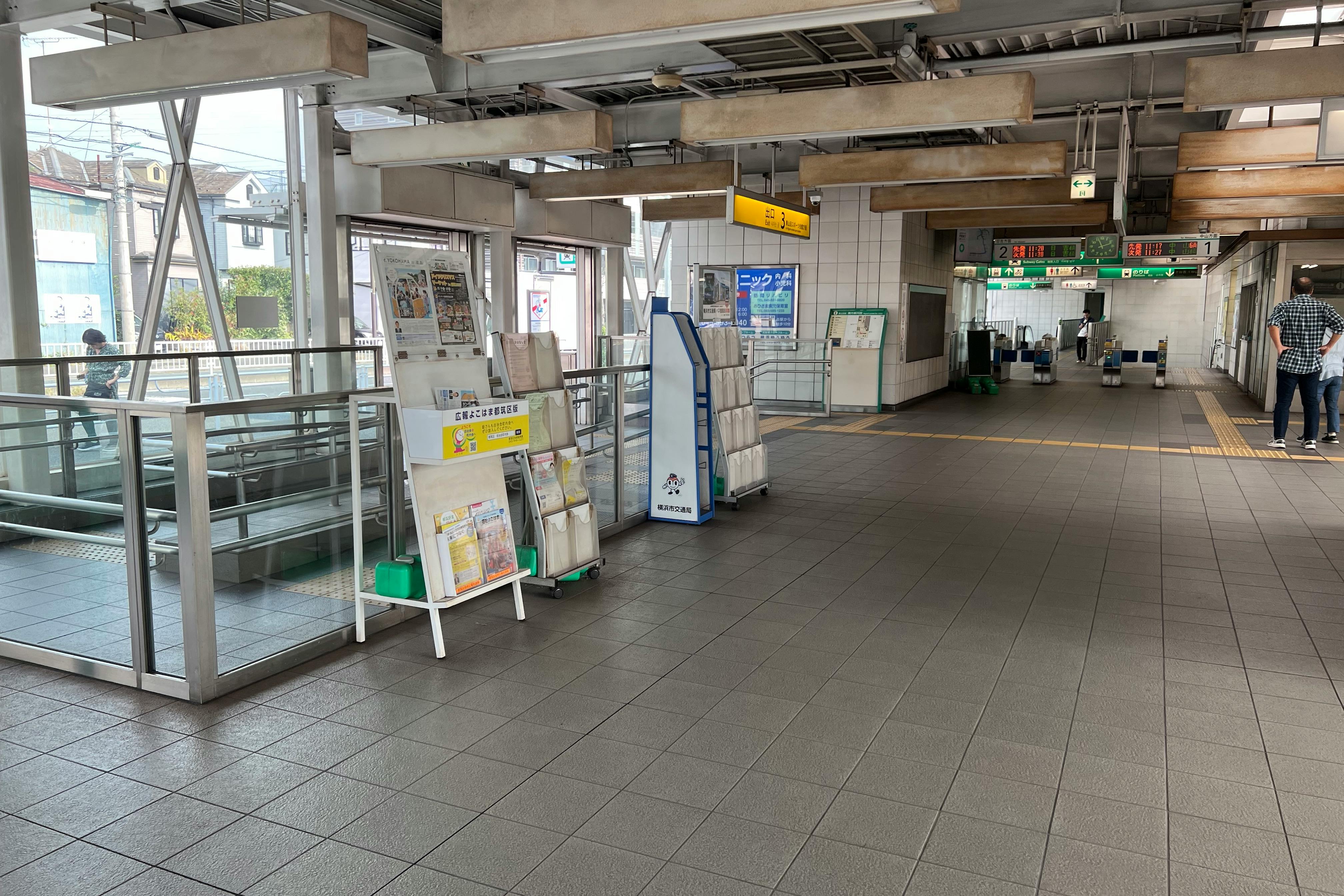 【横浜市営地下鉄グリーンライン東山田駅】各種プロモーションや物販、食物販のポップアップストアに最適な改札外正面のイベントスペース