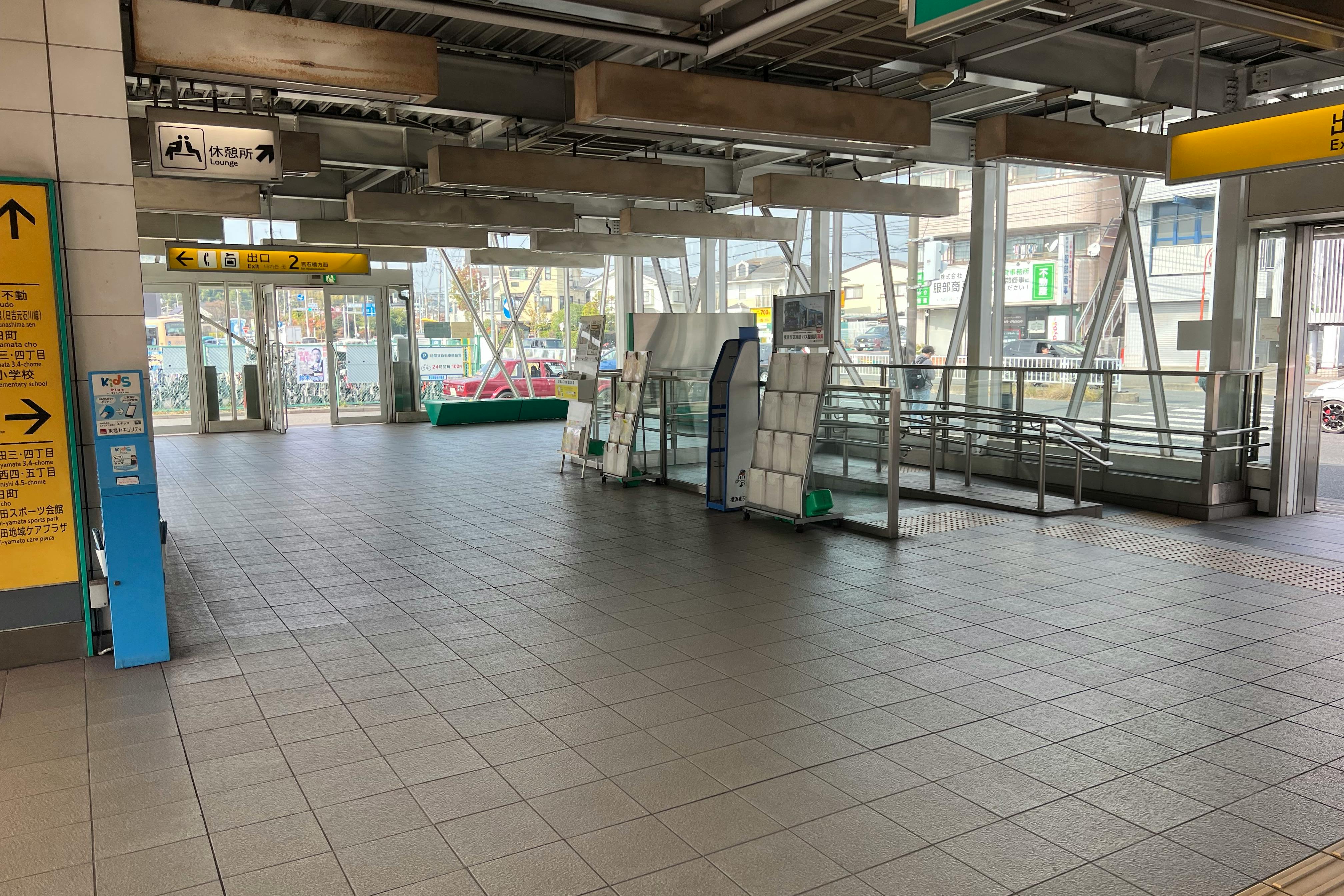 【横浜市営地下鉄グリーンライン東山田駅】各種プロモーションや物販、食物販のポップアップストアに最適な改札外正面のイベントスペース