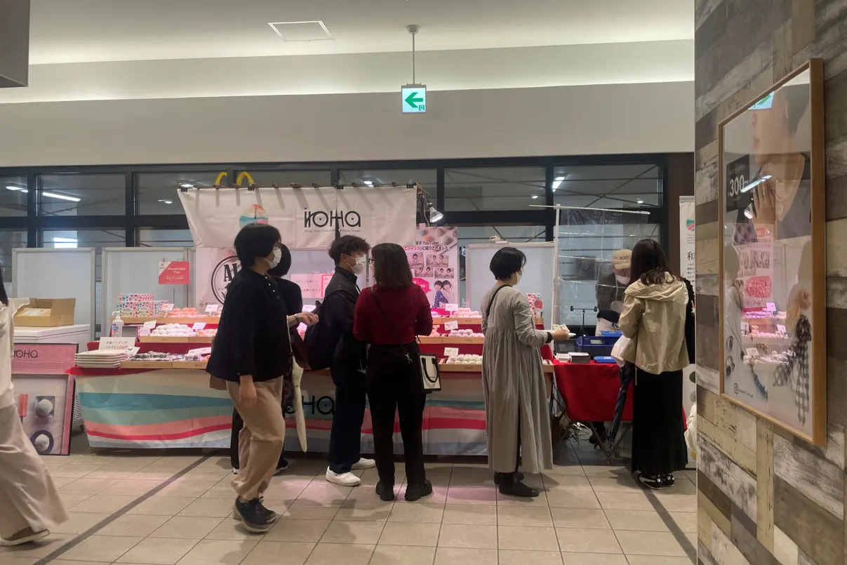 【アミュプラザみやざき】ひむか きらめき市場和菓子や惣菜などの食物販におすすめ!駅からの通行量が多いイベントスペース(豊吉うどん横)