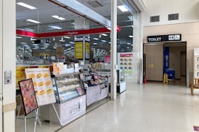 【イオンモール富谷/1F阿部蒲鉾店隣】各種プロモーションイベントや物販に最適な施設2階インフォメーションセンター前にある視認性抜群のイベントスペース