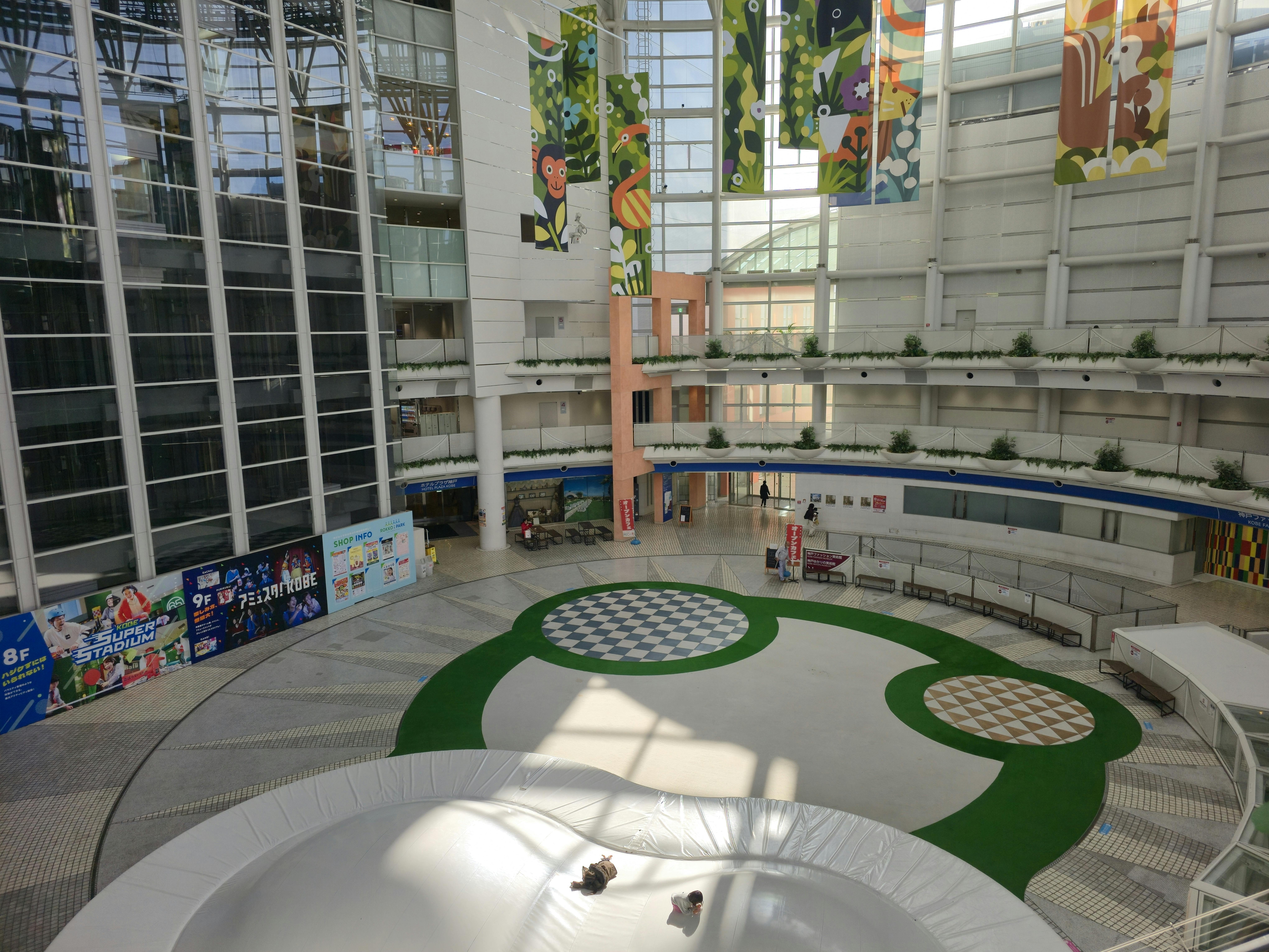 【ROKKO i PARK／アイランドセンター駅直結】商業施設3Fにある広場スペース｜物販やプロモーション催事に最適の画像