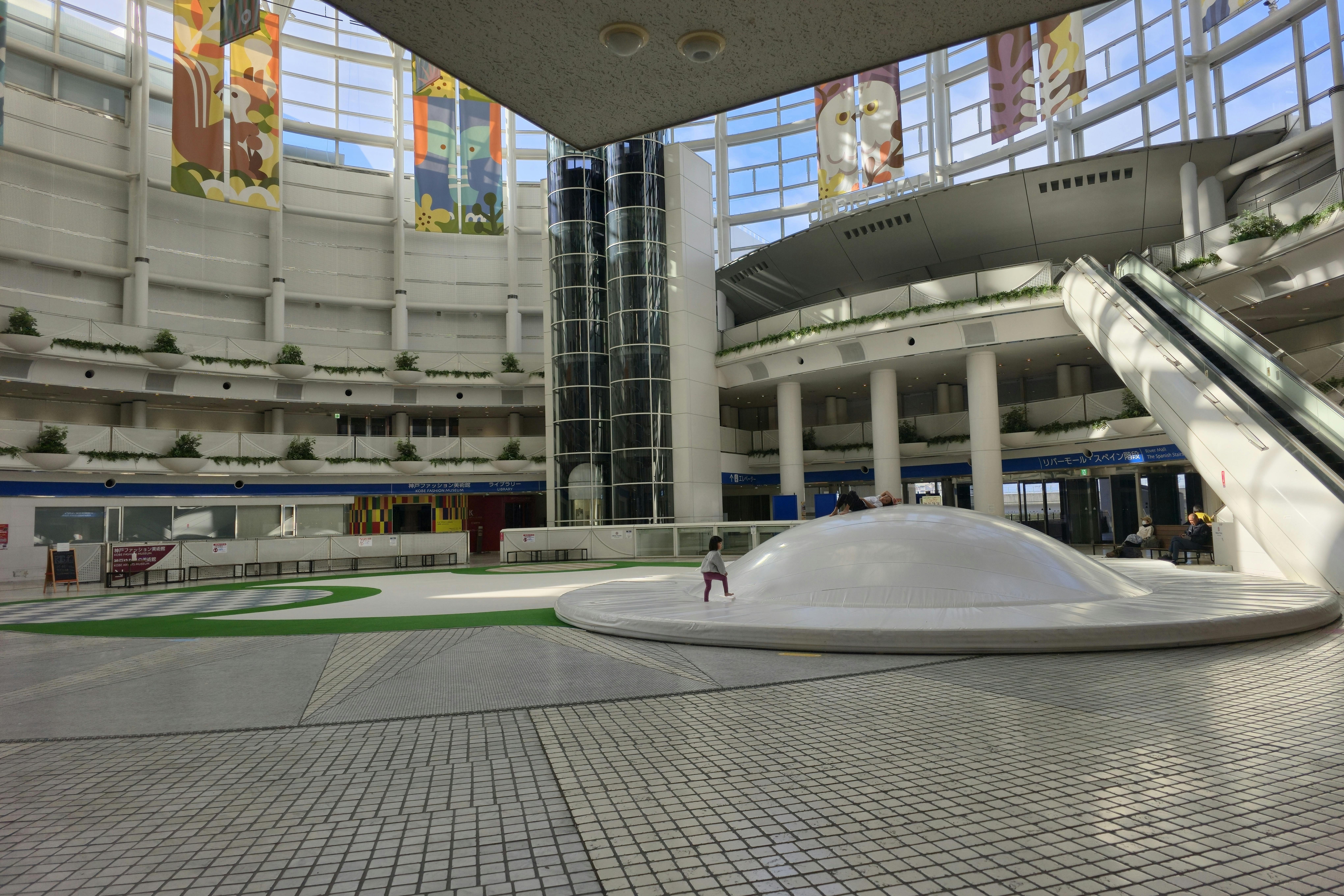 【ROKKO i PARK/アイランドセンター駅直結】商業施設3Fにある広場スペース|物販やプロモーション催事に最適