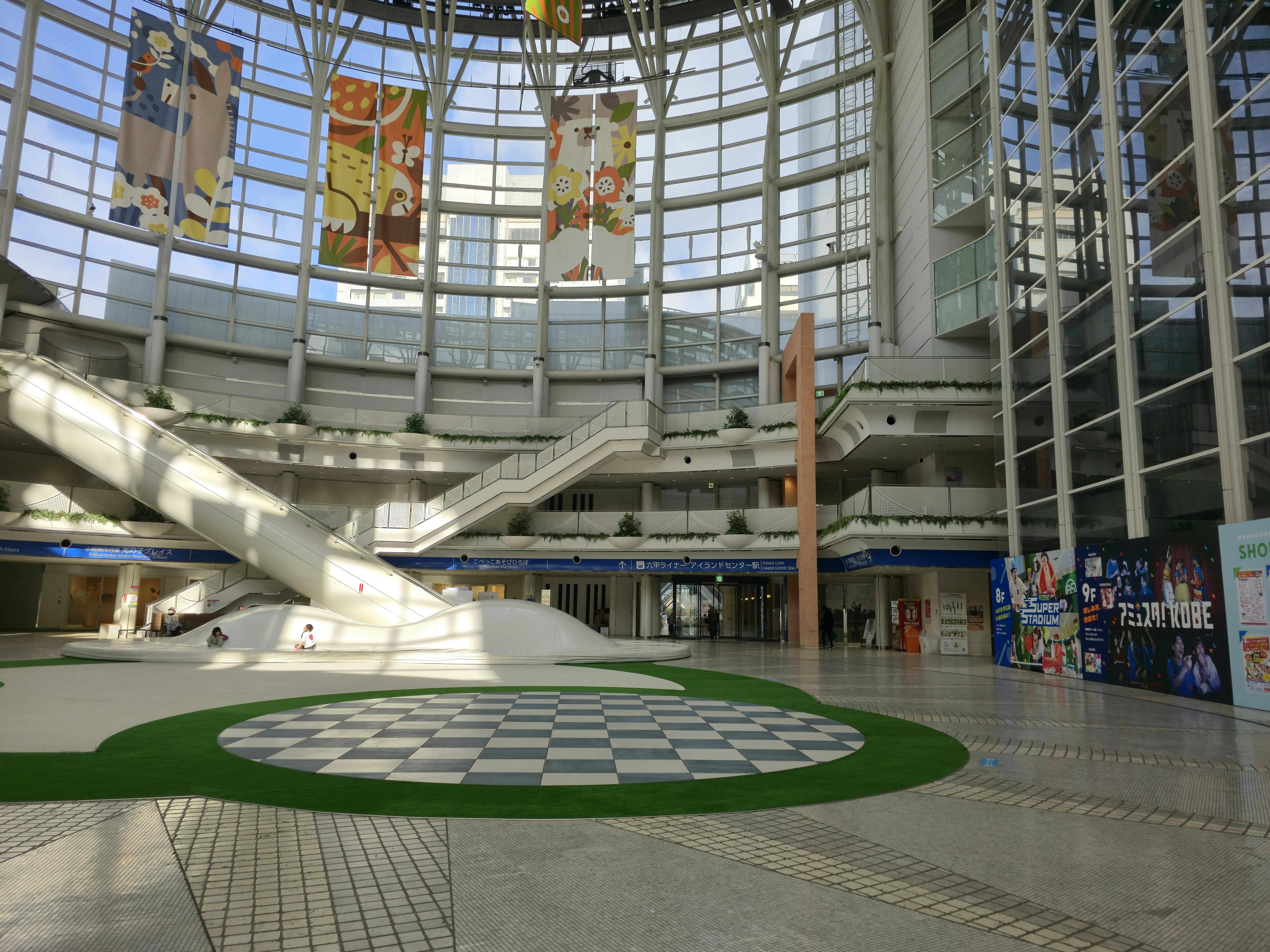 【ROKKO i PARK／アイランドセンター駅直結】商業施設3Fにある広場スペース｜物販やプロモーション催事に最適