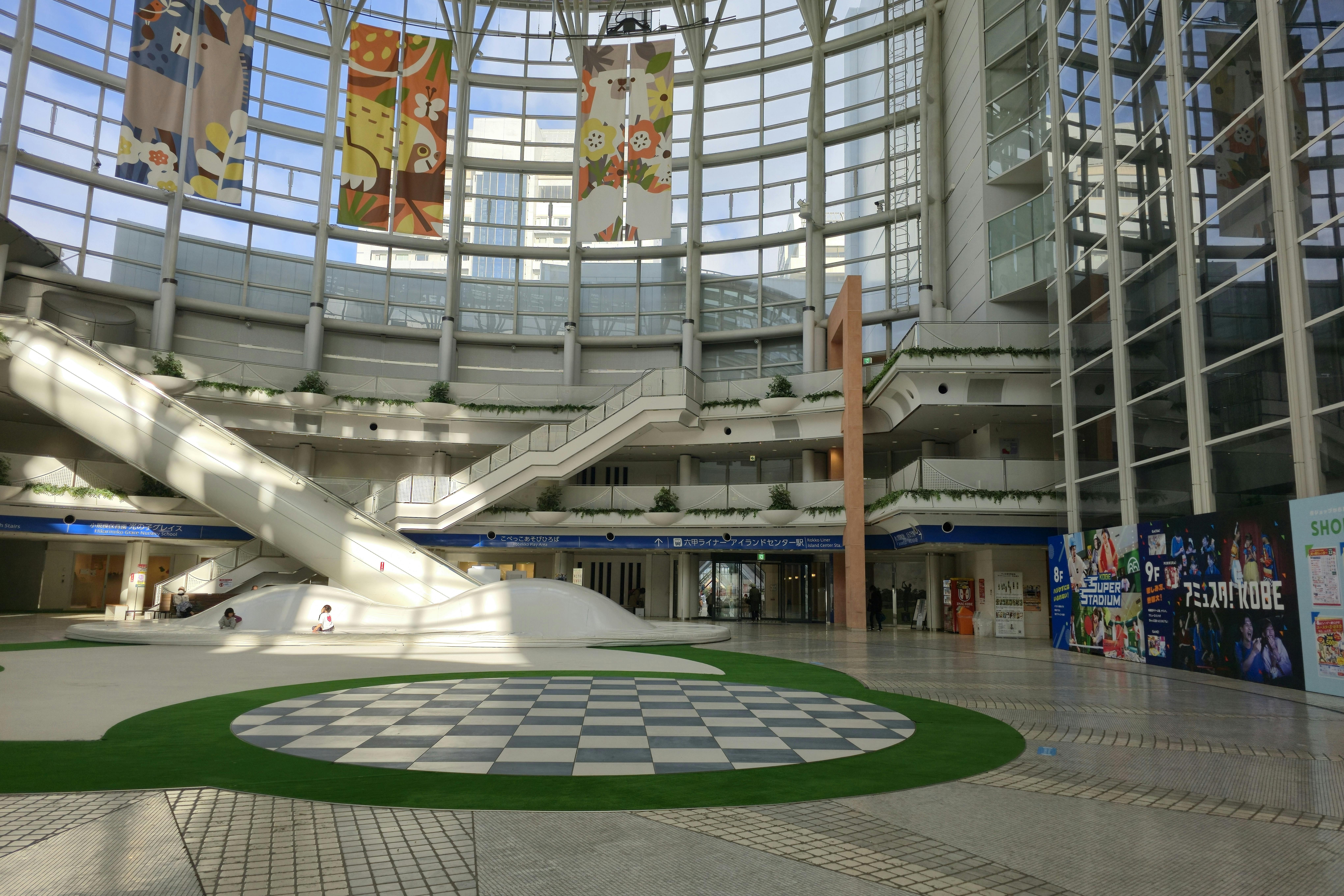 【ROKKO i PARK/アイランドセンター駅直結】商業施設3Fにある広場スペース|物販やプロモーション催事に最適