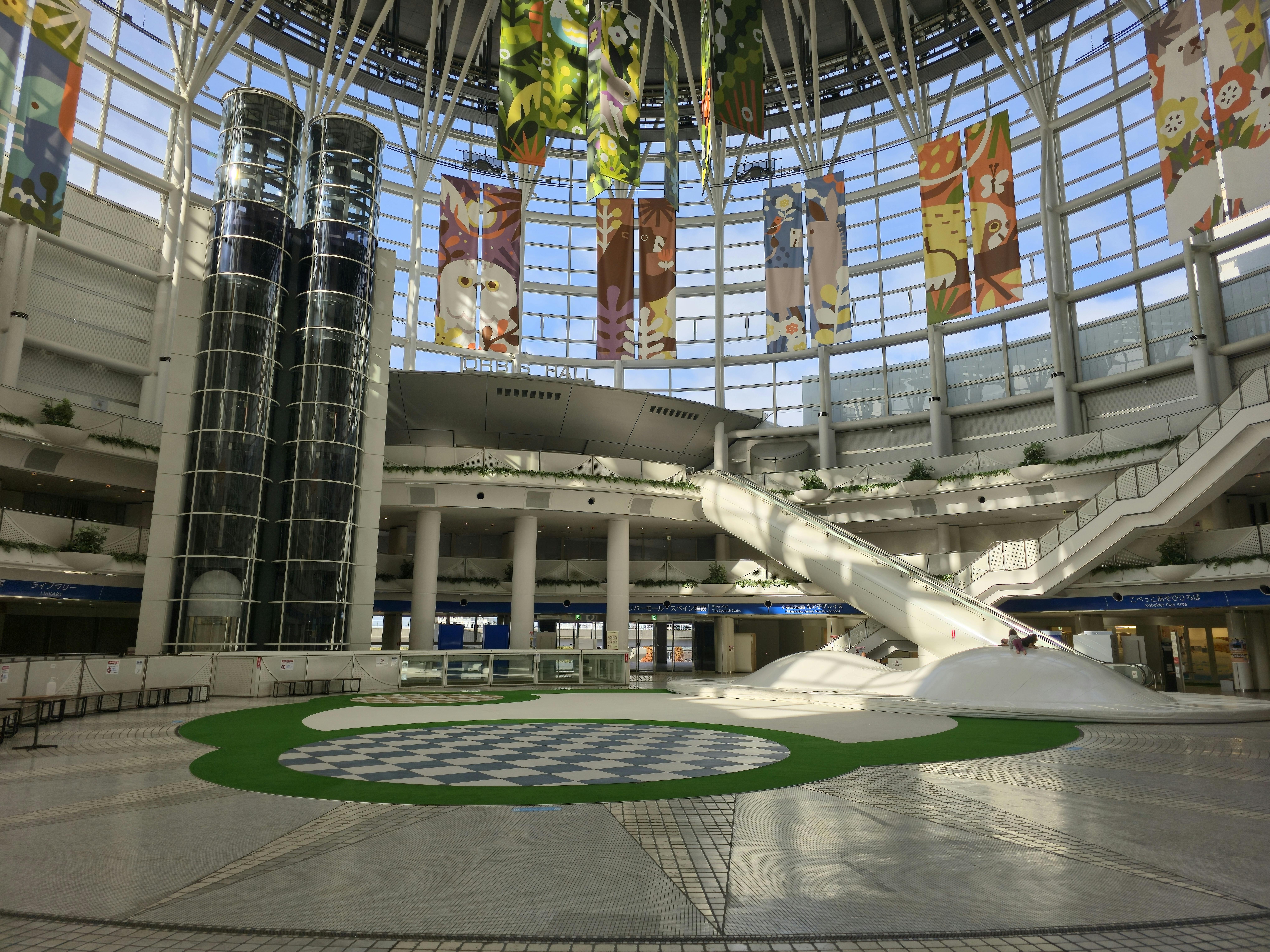 【ROKKO i PARK／アイランドセンター駅直結】商業施設3Fにある広場スペース｜物販やプロモーション催事に最適