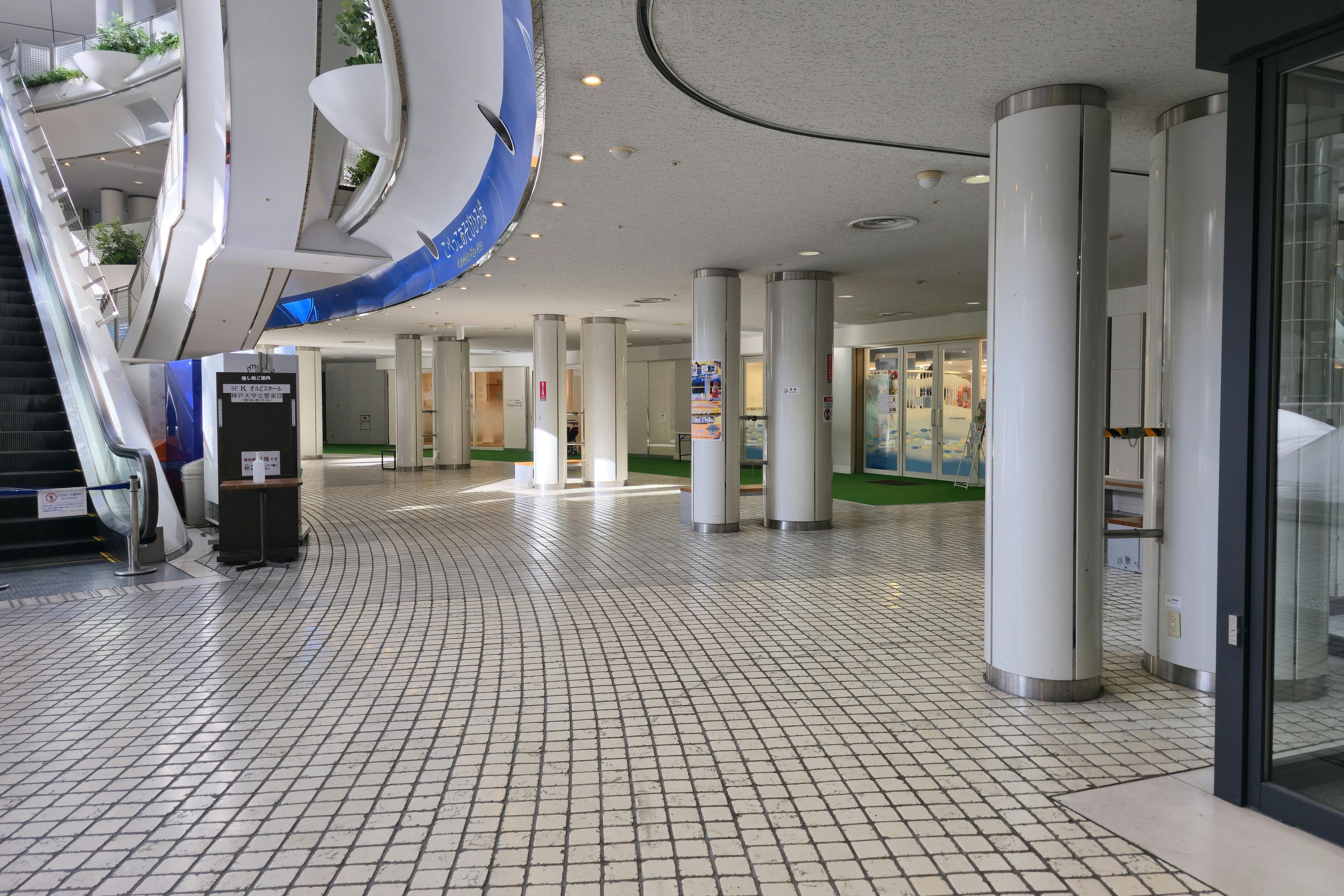 【ROKKO i PARK/アイランドセンター駅直結】商業施設3Fにある広場スペース|物販やプロモーション催事に最適