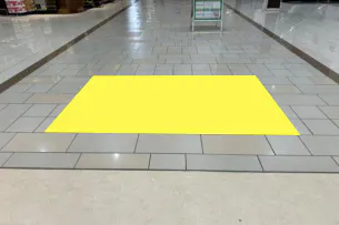 【イオンモール草津】モール内広告 床面シート
