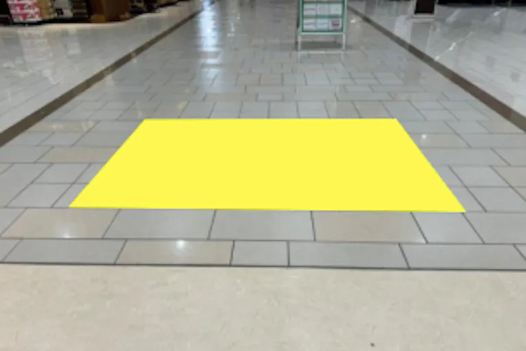 【イオンモール草津】モール内広告 床面シートの画像1