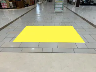 【イオンモール草津】モール内広告 床面シート