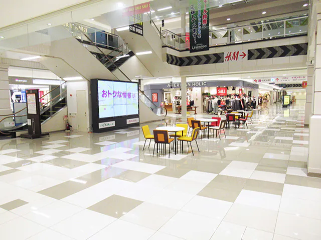 【イオンモール鈴鹿】中央コート