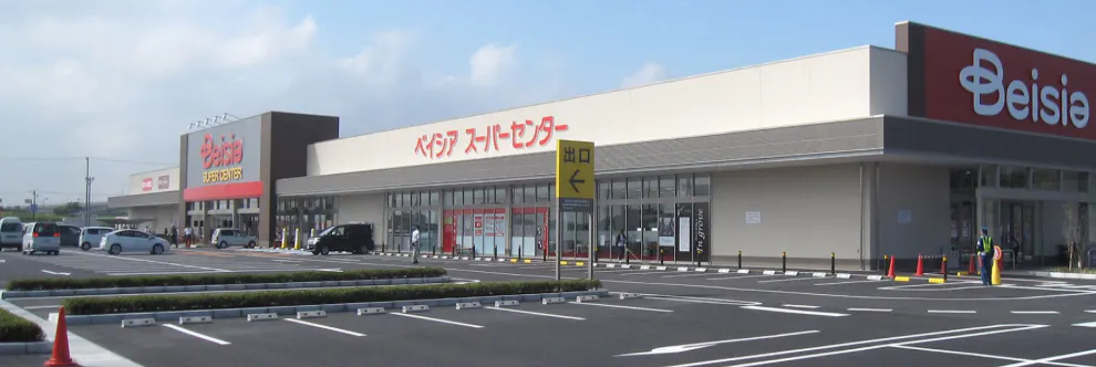【ベイシア 木更津金田店】衣料入口前スペース　販促プロモーションに最適なスーパー店内催事イベントスペース