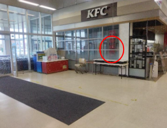 【イオン八戸田向店】テナント側入口横 販促プロモーションに最適なスーパー店内催事イベントスペース
