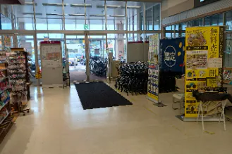 【イオン八戸田向店】テナント側入口横 販促プロモーションに最適なスーパー店内催事イベントスペース