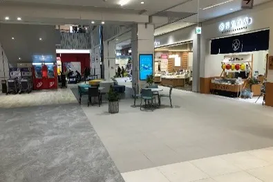 【ららぽーと堺】1階A北エスカレーター付近2