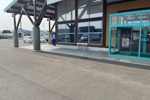 【ダイナム北見店ゆったり館】キッチンカーやプロモーションに最適なアミューズメント施設のイベントスペース(自販機前)