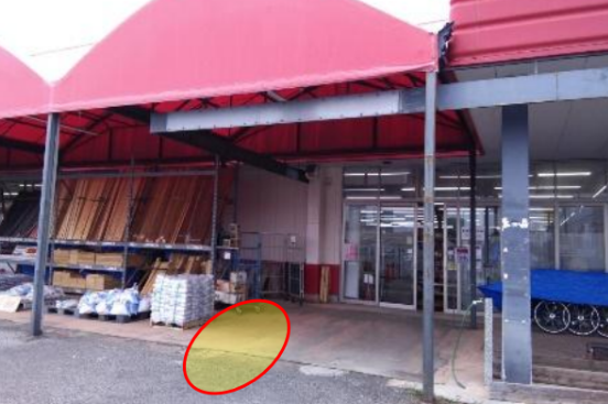 【オリンピック柏花野井店】プロモーションに最適な1F正面出入口脇店頭スペース