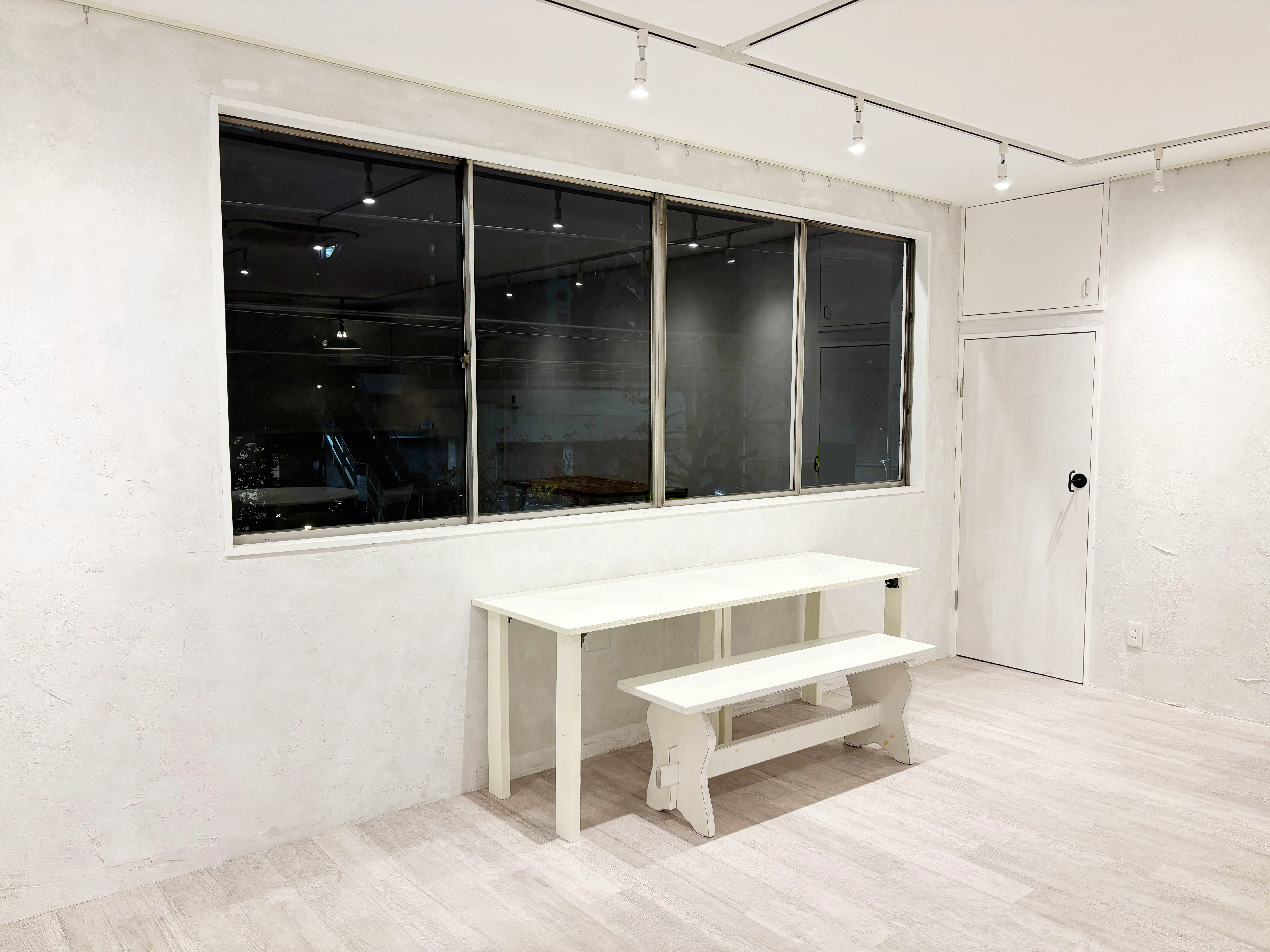 【芝公園駅4分】白基調×自然光・作品が映えるギャラリースペース（2F）