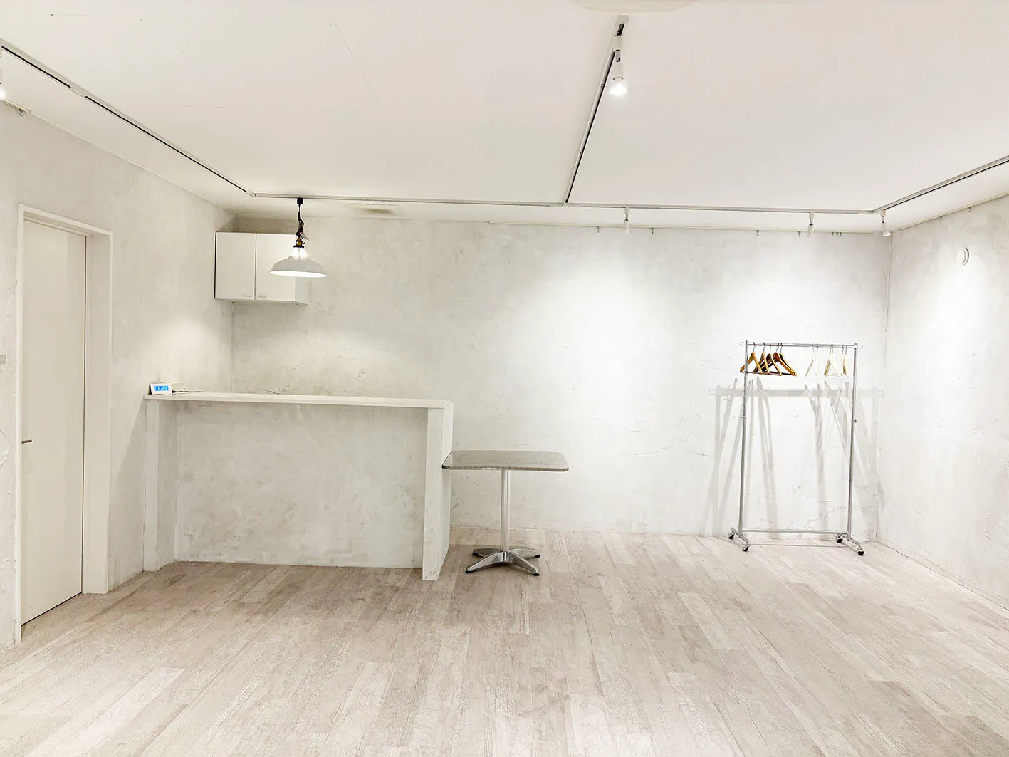 【芝公園駅4分】白基調×自然光・作品が映えるギャラリースペース(2F)