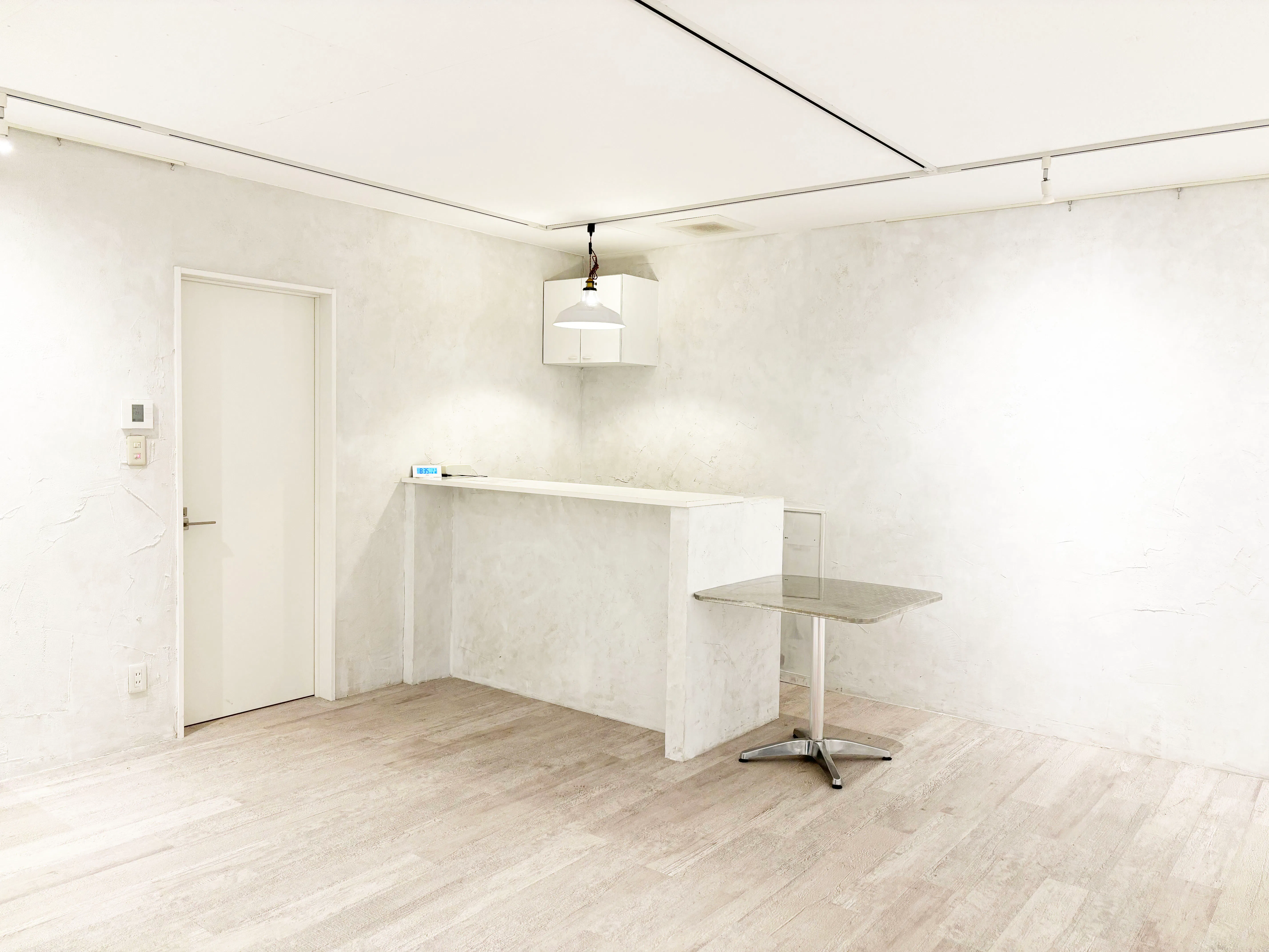 【芝公園駅4分】白基調×自然光・作品が映えるギャラリースペース（2F）