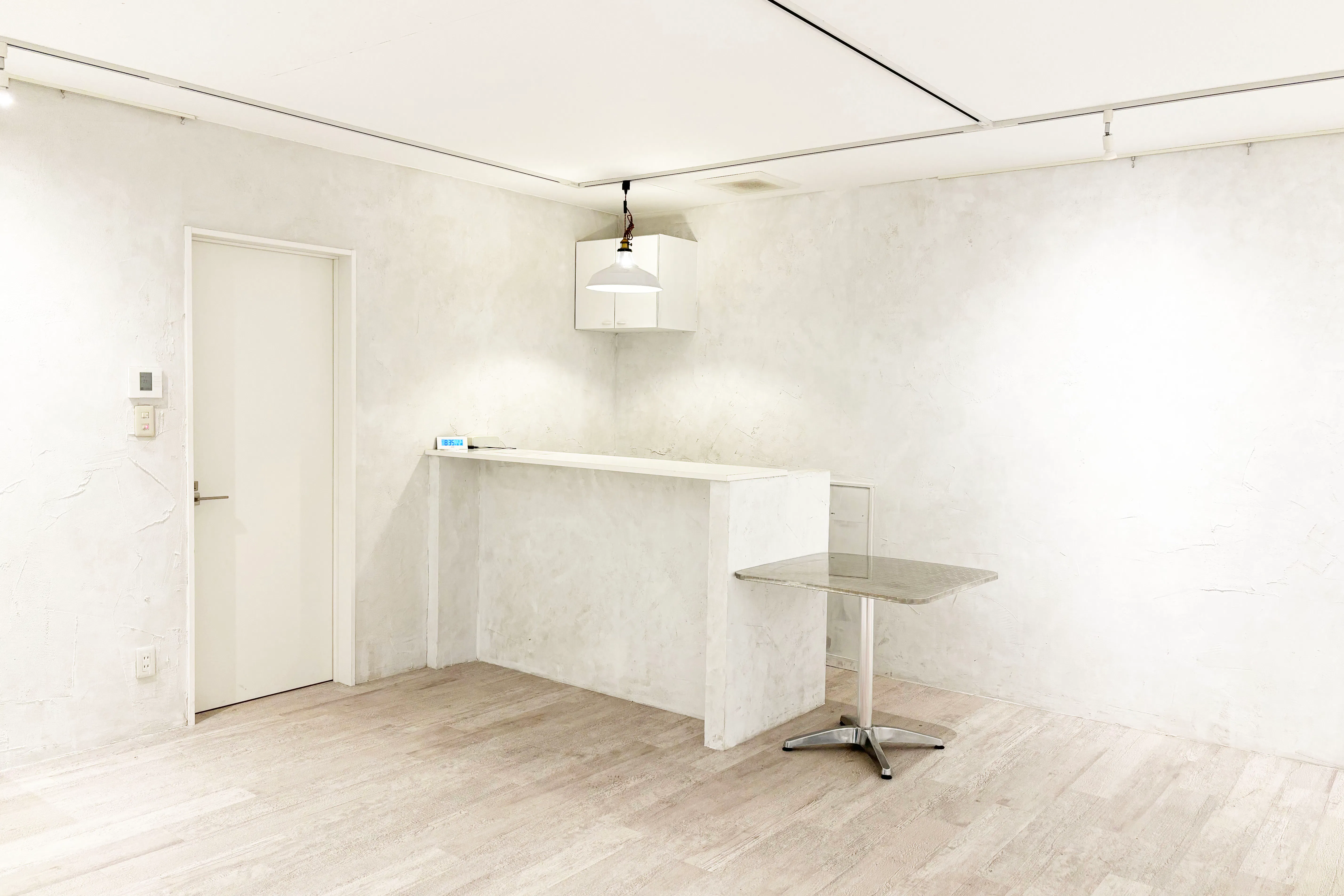 【芝公園駅4分】白基調×自然光・作品が映えるギャラリースペース(2F)