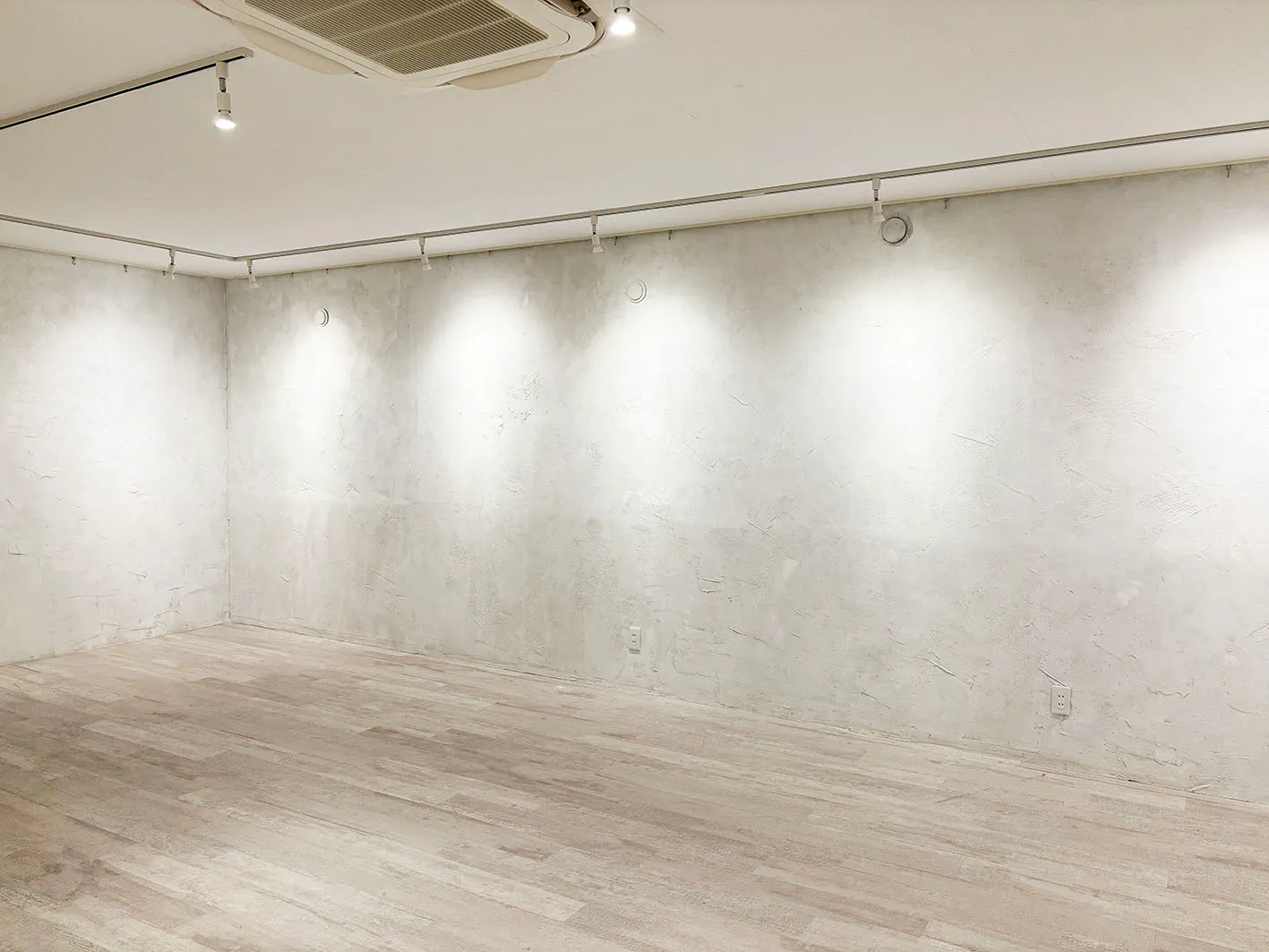 【芝公園駅4分】白基調×自然光・作品が映えるギャラリースペース（2F）