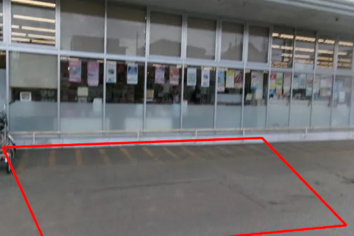 【マックスバリュ平鹿町店】店舗軒下 販促プロモーションや物販に最適なスーパー店外催事イベントスペース