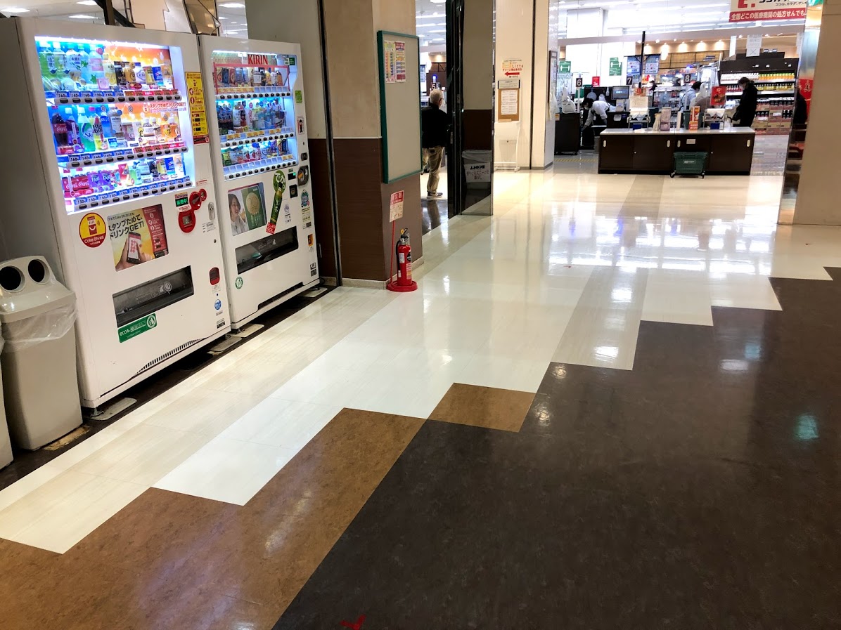 【エコール・いずみ】PRイベントや小規模ポップアップストアに最適な食料品売り場レジ前の注目度の高いエスカレーター横スペースの画像7