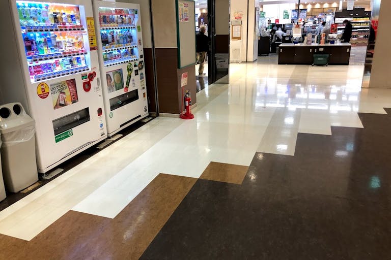 【エコール・いずみ】PRイベントや小規模ポップアップストアに最適な食料品売り場レジ前の注目度の高いエスカレーター横スペースの画像7