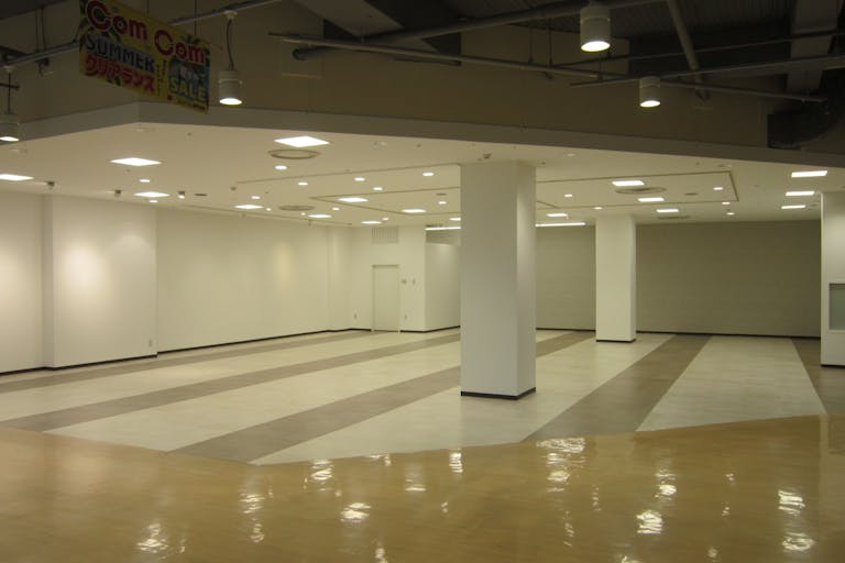 【コムファーストショッピングセンター】展示会・販売会に最適な地域密着型商業施設の3階にある催事スペースの画像3