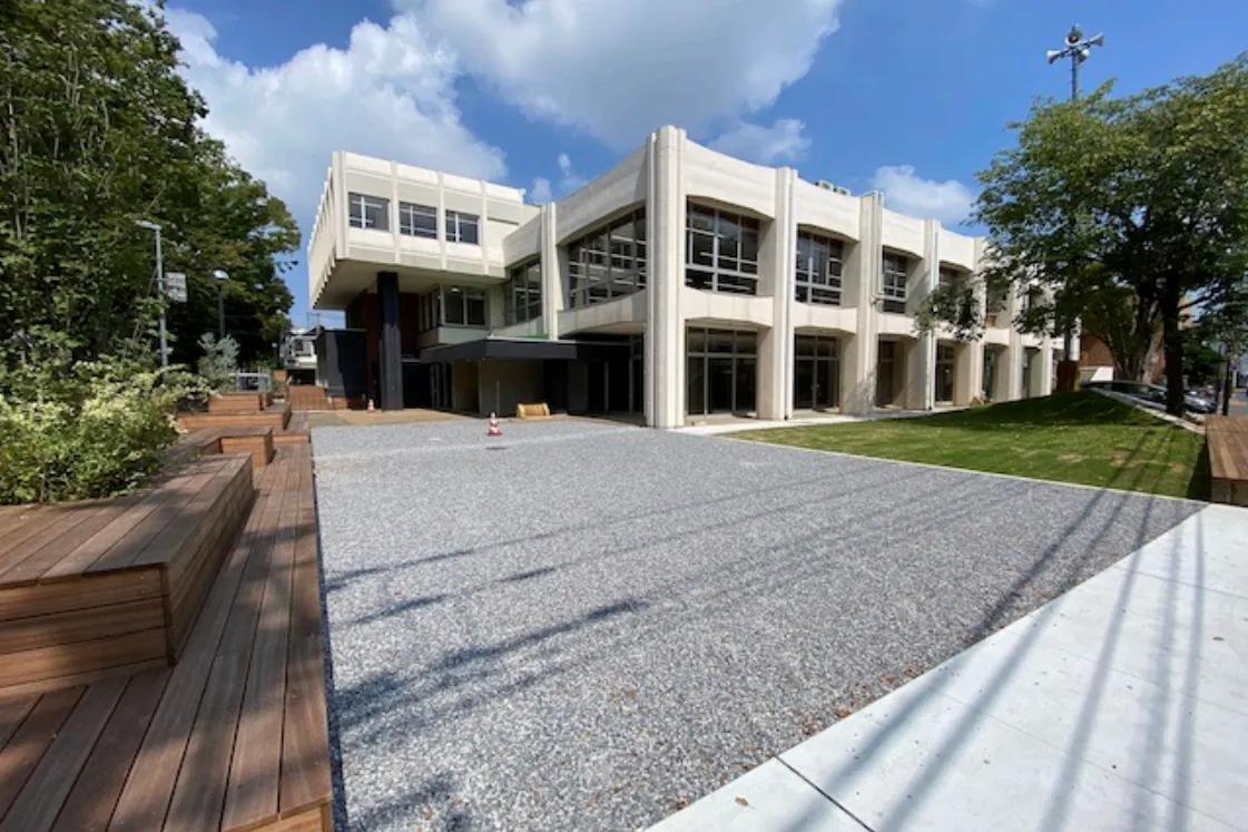 【Bibli】マルシェ等の物販や展示会に最適な複合施設内にある視認性の高い屋外イベントスペース(72㎡/分割)