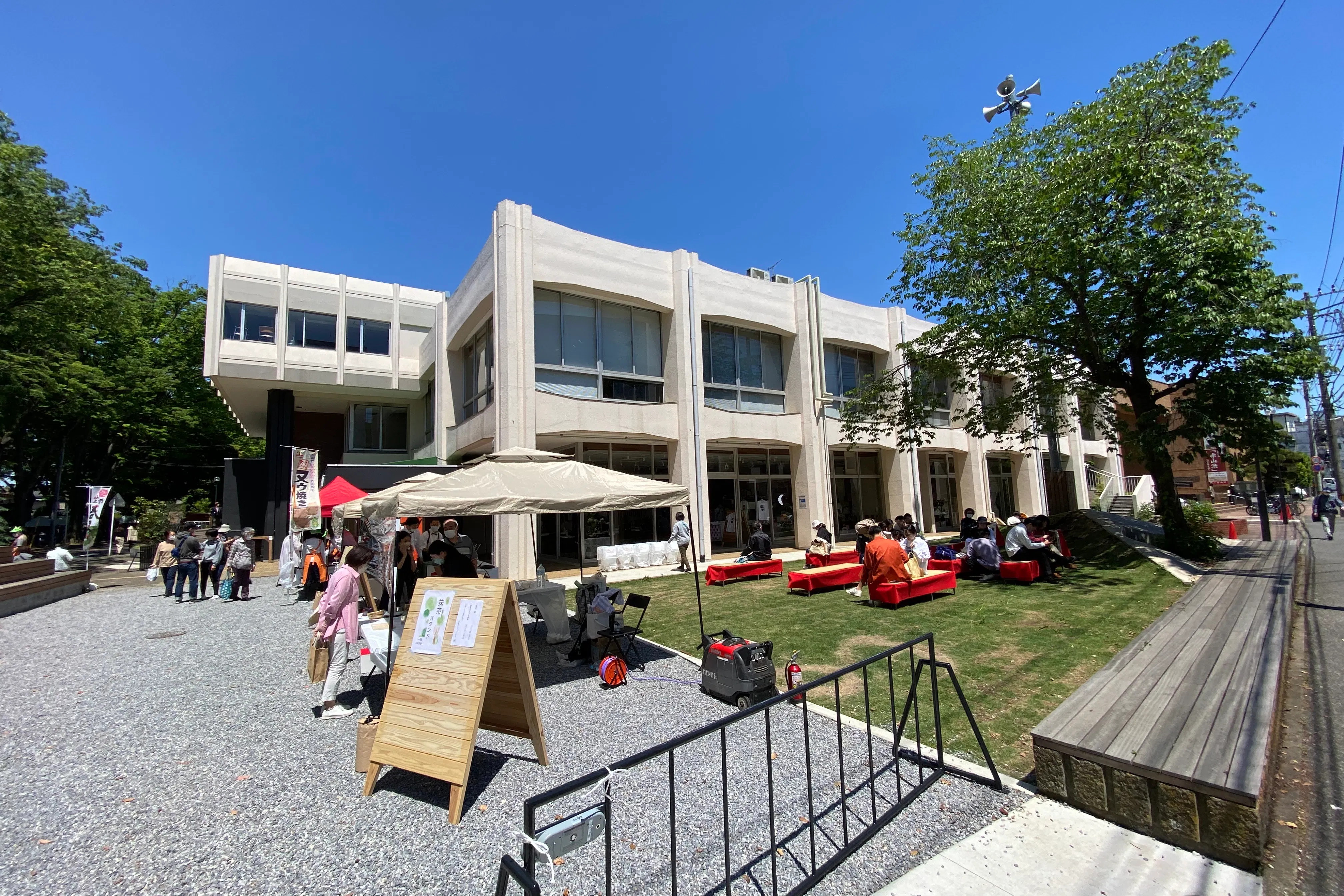 【Bibli】マルシェ等の物販や展示会に最適な複合施設内にある視認性の高い屋外イベントスペース(72㎡/分割)