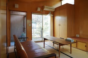 【池ノ上駅6分】撮影に適した光と影・素材が特徴的な自宅兼スタジオ