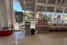 【西友 東大和店】1Fレジ前 プロモーション用途や物販、食物販のポップアップストアに最適なスーパー店内催事イベントスペース