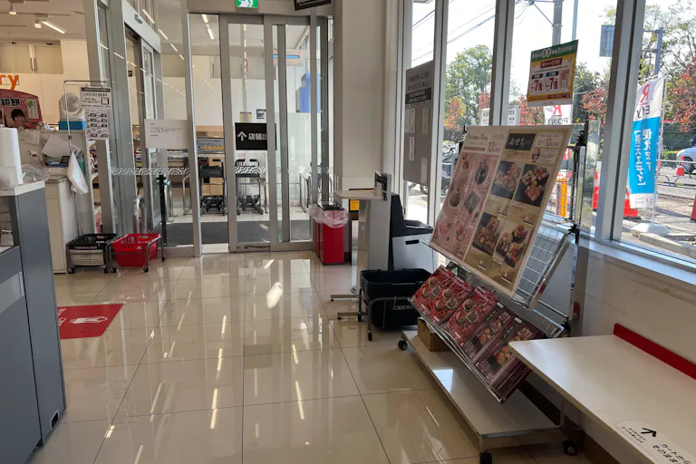 【西友 東大和店】1Fレジ前 プロモーション用途や物販、食物販のポップアップストアに最適なスーパー店内催事イベントスペースの画像3