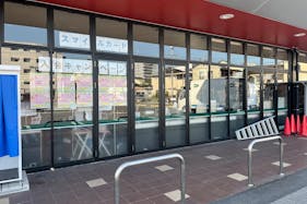 【フレスタ廿日市住吉店】プロモーションイベントに利用可能な軒下スペース