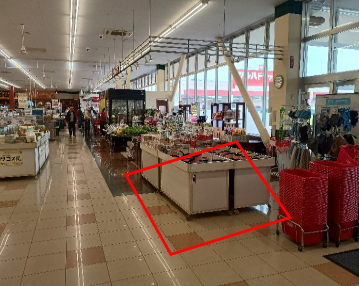 【マックスバリュ平賀店】入口横スペース 販促プロモーションに最適なスーパー店内催事イベントスペース