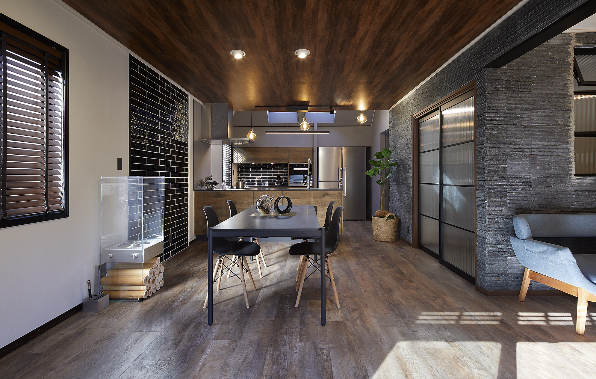 【三軒茶屋駅5分】和室・カウンターキッチン・備品完備の一軒家をまるごと貸出！ポートレート撮影や動画撮影に最適なデザイナーズ住宅のレンタルスペース