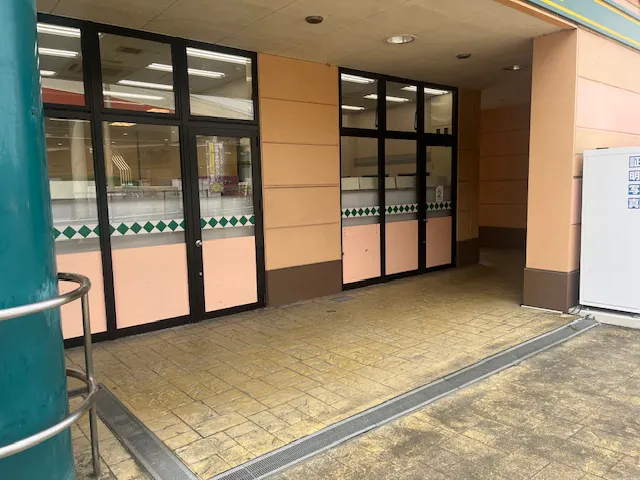 【フレスタ東城店】キッチンカーに利用可能な店頭軒下スペース