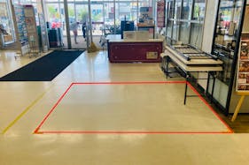 【イオン八戸田向店】プロモーションイベントや小規模物販に最適な施設1階入口付近にあるイベントスペース