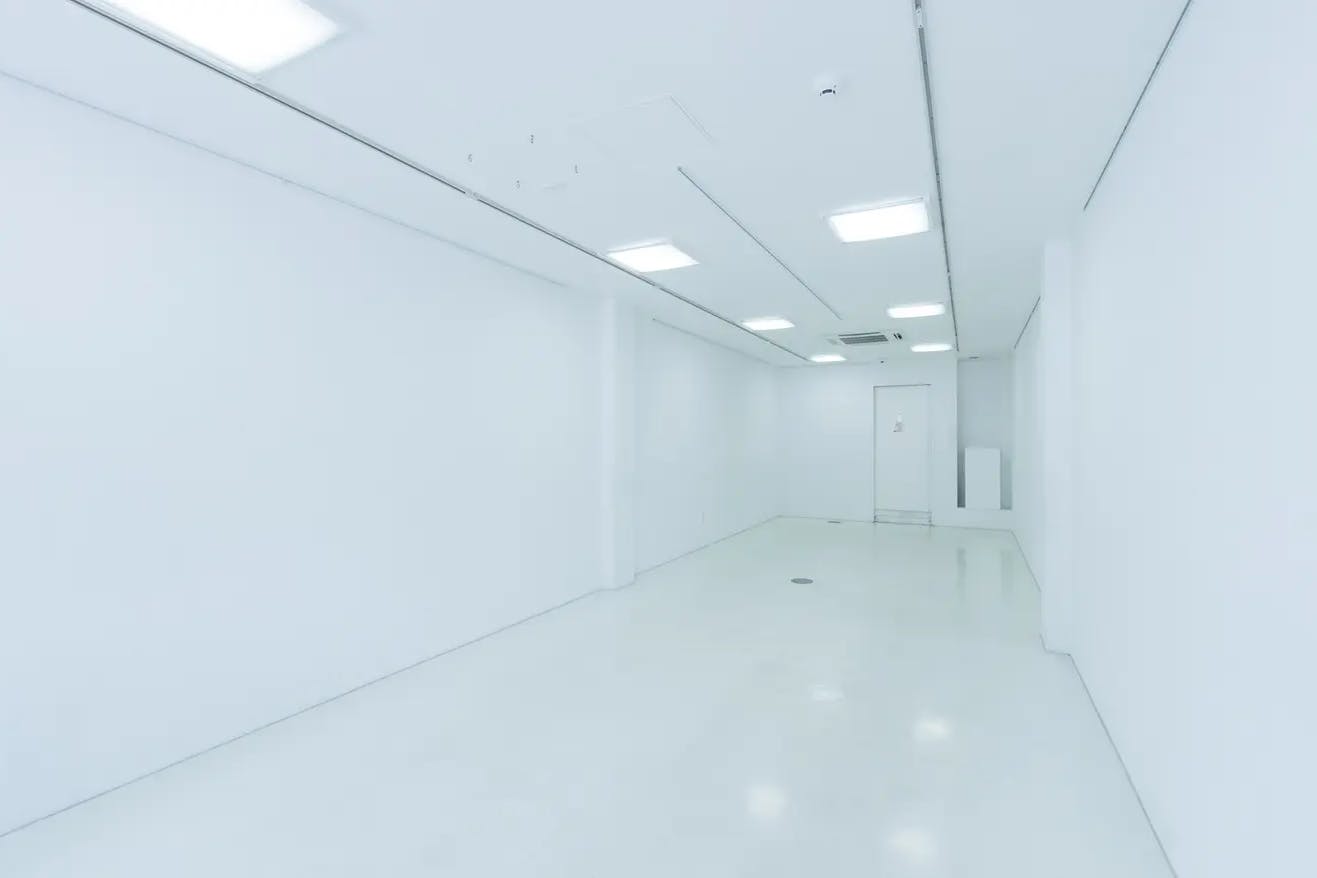 【赤坂駅4分】展示会やポップアップストアに最適な白を基調とした視認性抜群の路面スペース